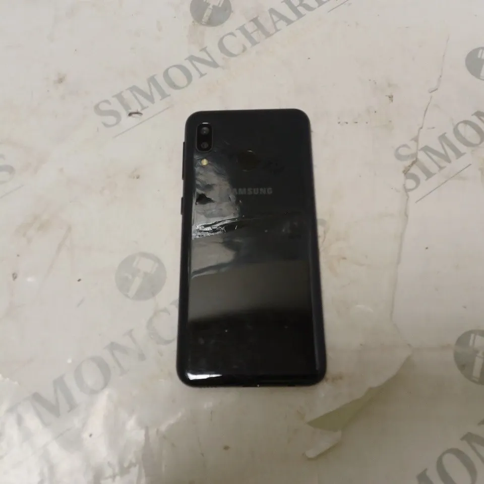 BOXED SAMSUNG GALAXY A40 SMARTPHONE 