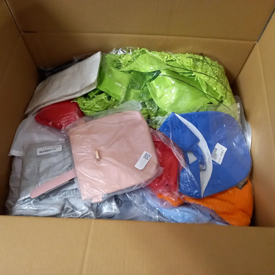 LARGE QUANTITY OF ASSORTED BAGGED CLOTHING ITEMS 