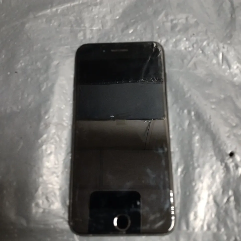 APPLE IPHONE 7 PLUS BLACK 32GB – BOXED WITH USB CABLE