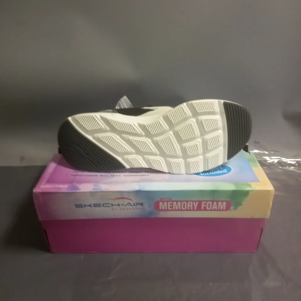 SKECH-AIR BY SKECHERS MEMORY FOAM TRAINERS BLACK SIZE 6.5