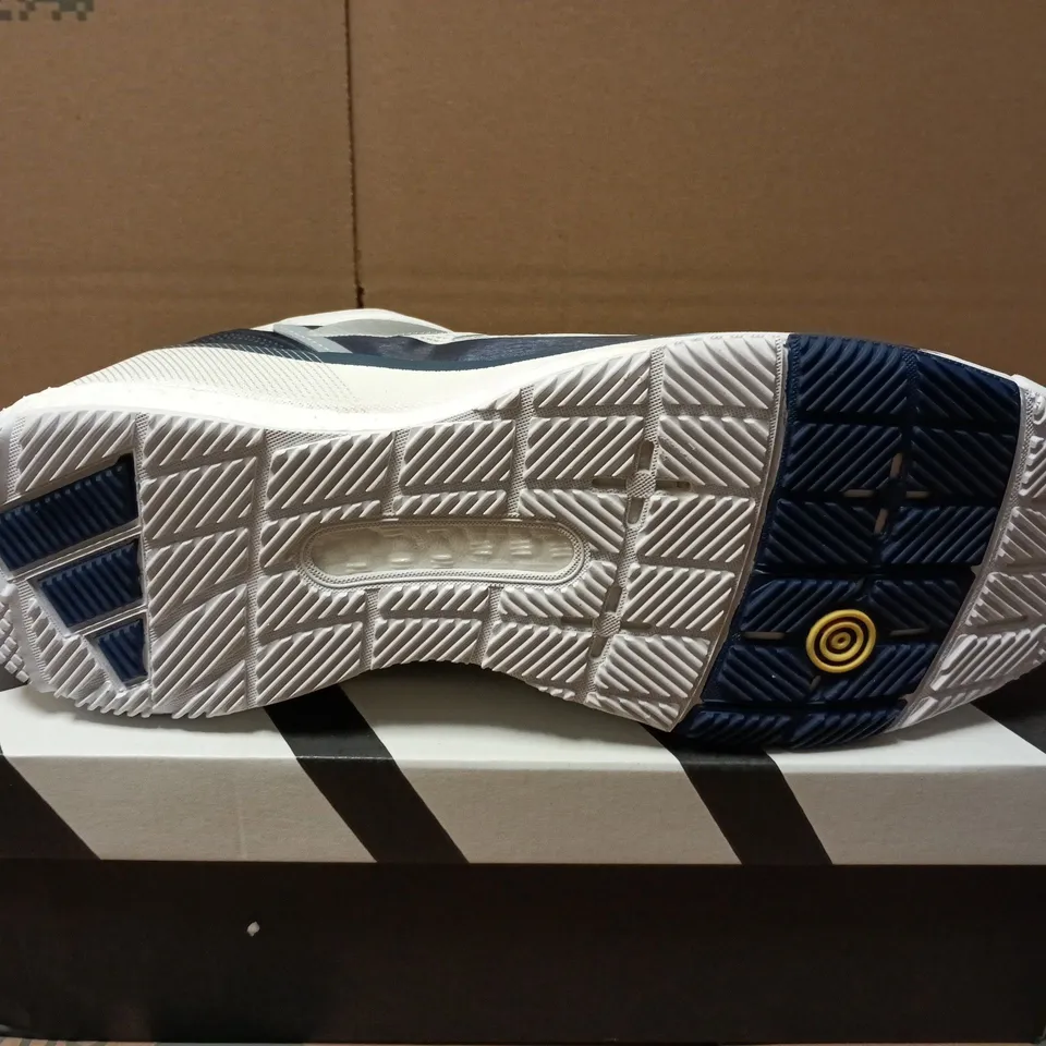 BOXED PAIR OF ADIDAS CRAZYQUICK BOOST PADEL MENS TRAINERS IN WHITE - UK 11