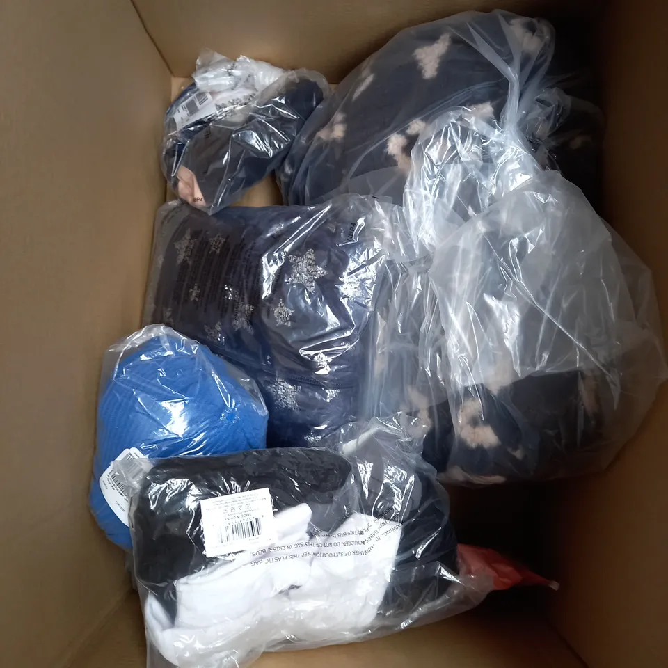BOX OF APPROXIMATELY 12 ASSORTED CLOTHING ITEMS TO INCLUDE SKIRT, DRESS, ONESIE ETC