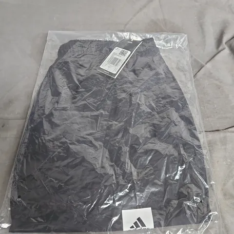 ADIDAS SOLID BLACK SHORTS SIZE S