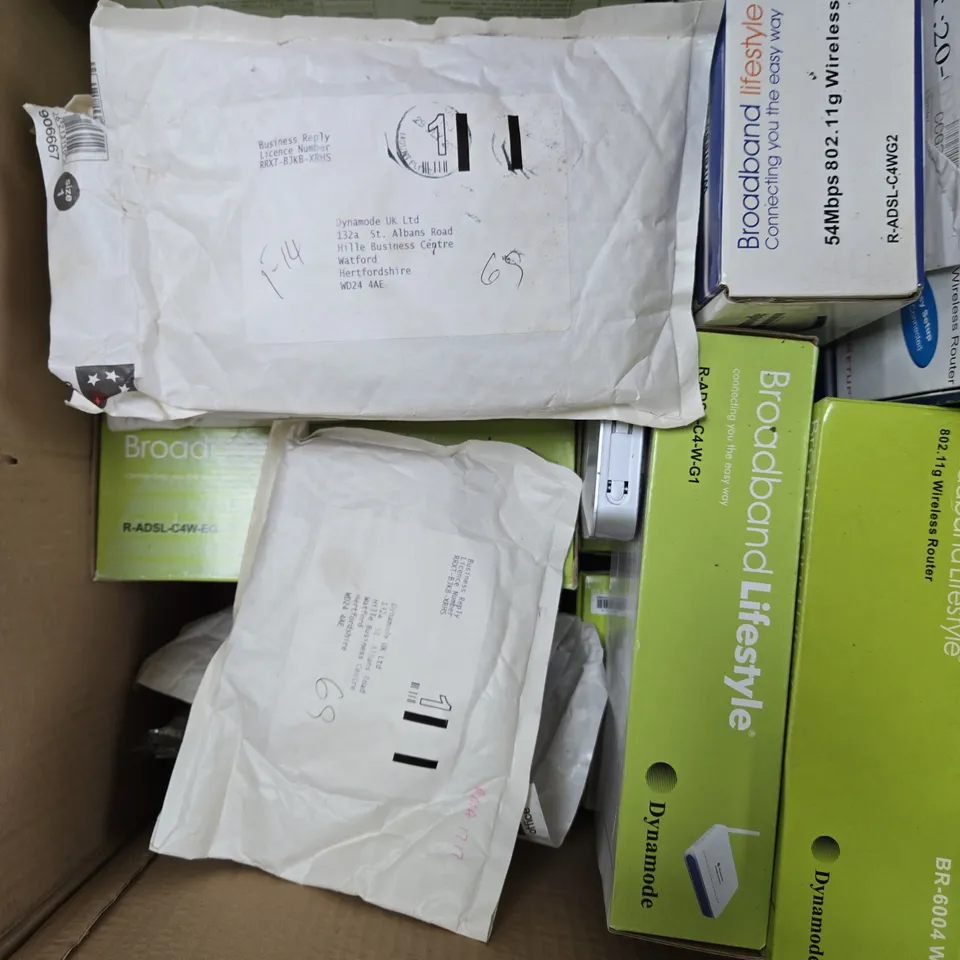 APPROXIMATELY 20 ASSORTED ELECTRICAL PRODUCTS TO INCLUDE ROUTERS, ADAPTER CARDS ETC - COLLECTION ONLY 