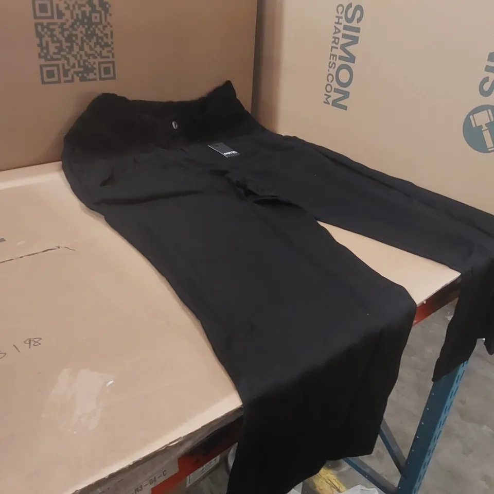 BOX CONTAINING APPROXIMATELY 14x BRAND NEW SIMPLY BE BLACK WIDE LEG TROUSERS - SIZE 16R
