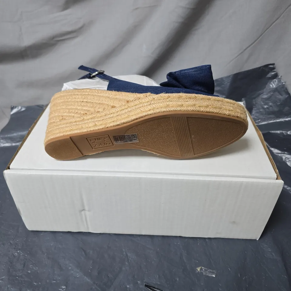 NATURALIZER WOMEN'S NAVY ESPADRILLE WEDGE SANDALS WITH BOW – BUCKLED ANKLE STRAP SIZE 7