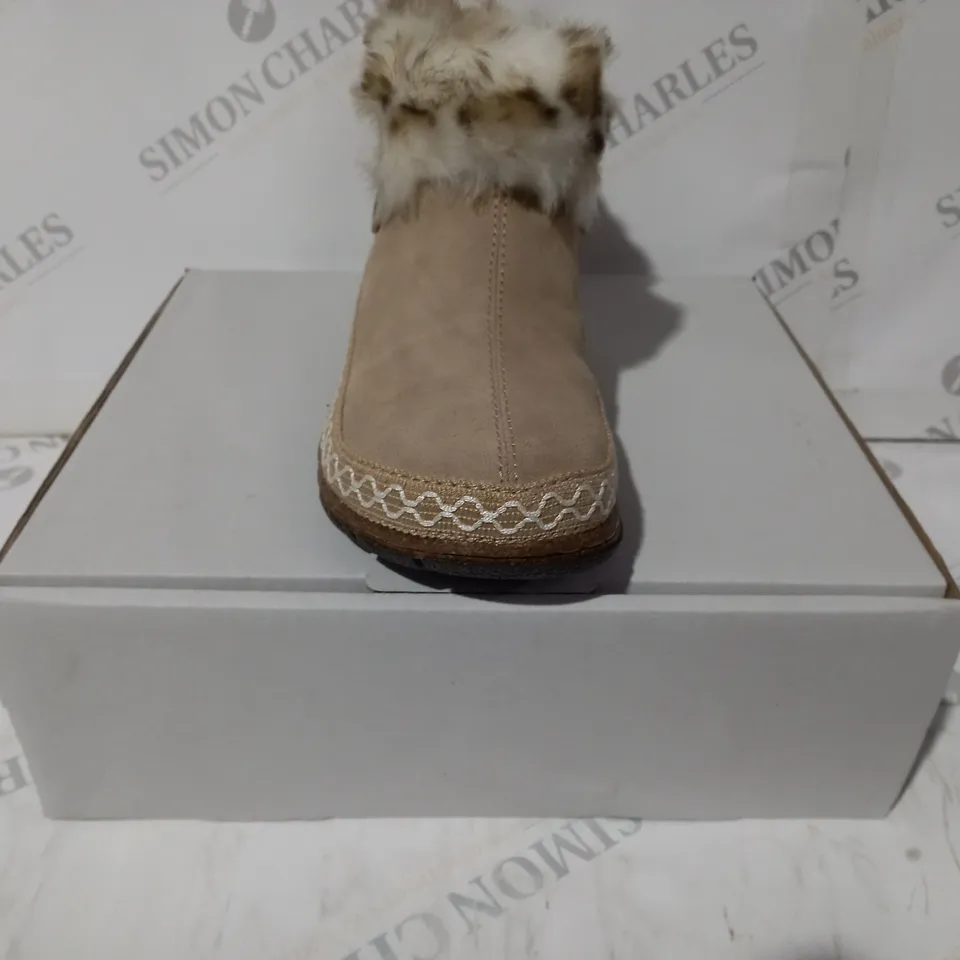 BOXED PAIR OF EARTH ORIGINS EMMALYN BEIGE BOOTIES - SIZE 5