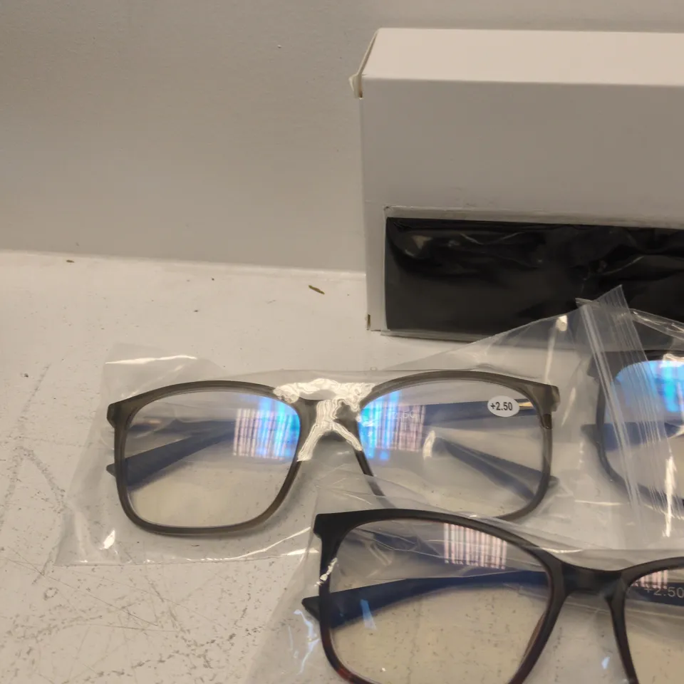 FSREAD THREE PACK READING GLASSES +2.50 D – MIXED FRAMES (NEW)