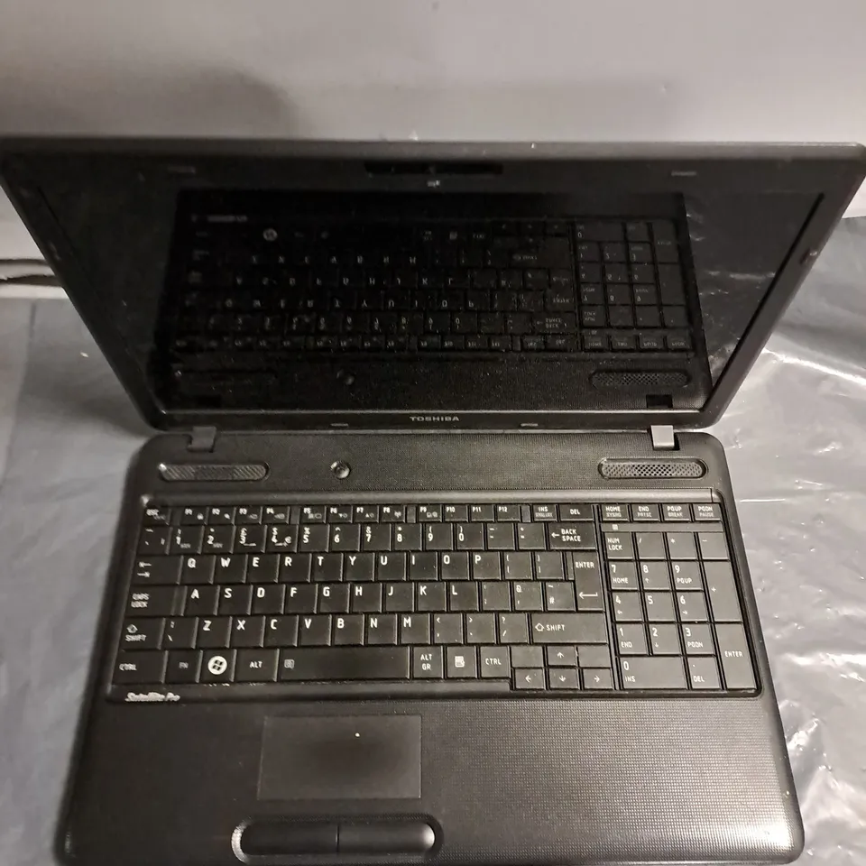 TOSHIBA SATELLITE PRO C660-1LR LAPTOP