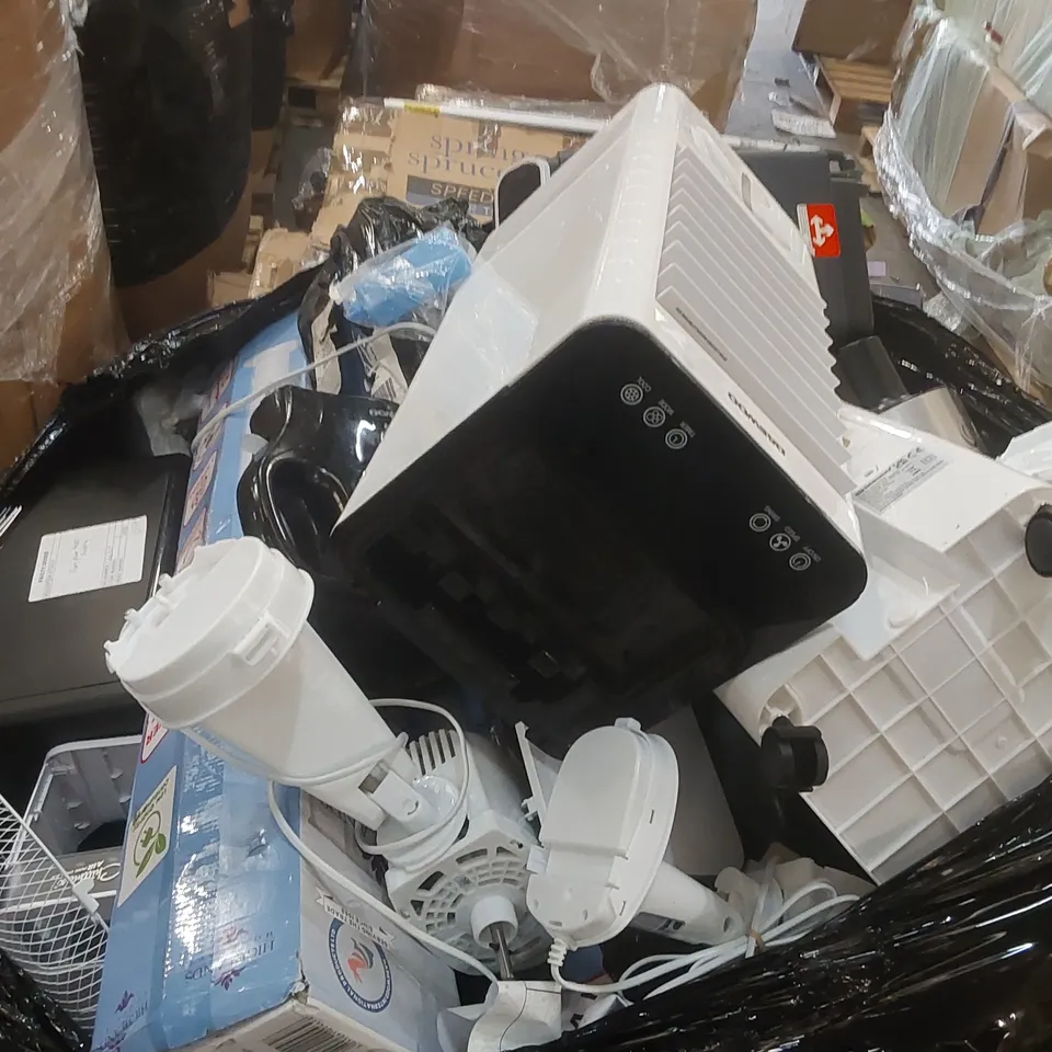 PALLET CONTAINING A VERY LARGE QUANTITY OF ASSORTED ITEMS INCLUDING: AIR FRYERS, FANS, AIR COOLERS, DAEWOO KETTLE ECT