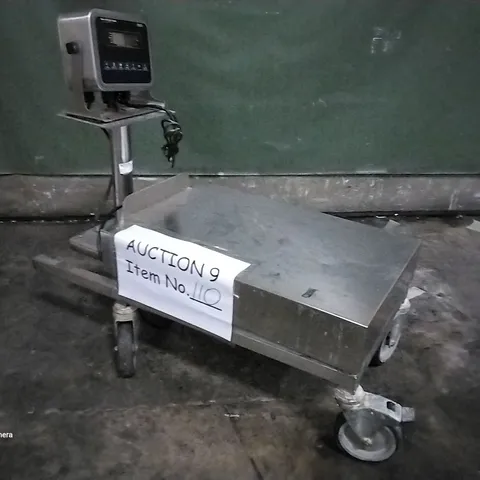 AVERY WEIGH-TRONIX SCALE