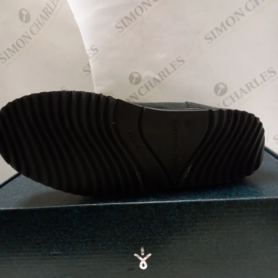 EMU AUSTRAILIA ELECTRA BLACK BOOTS - SIZE 6