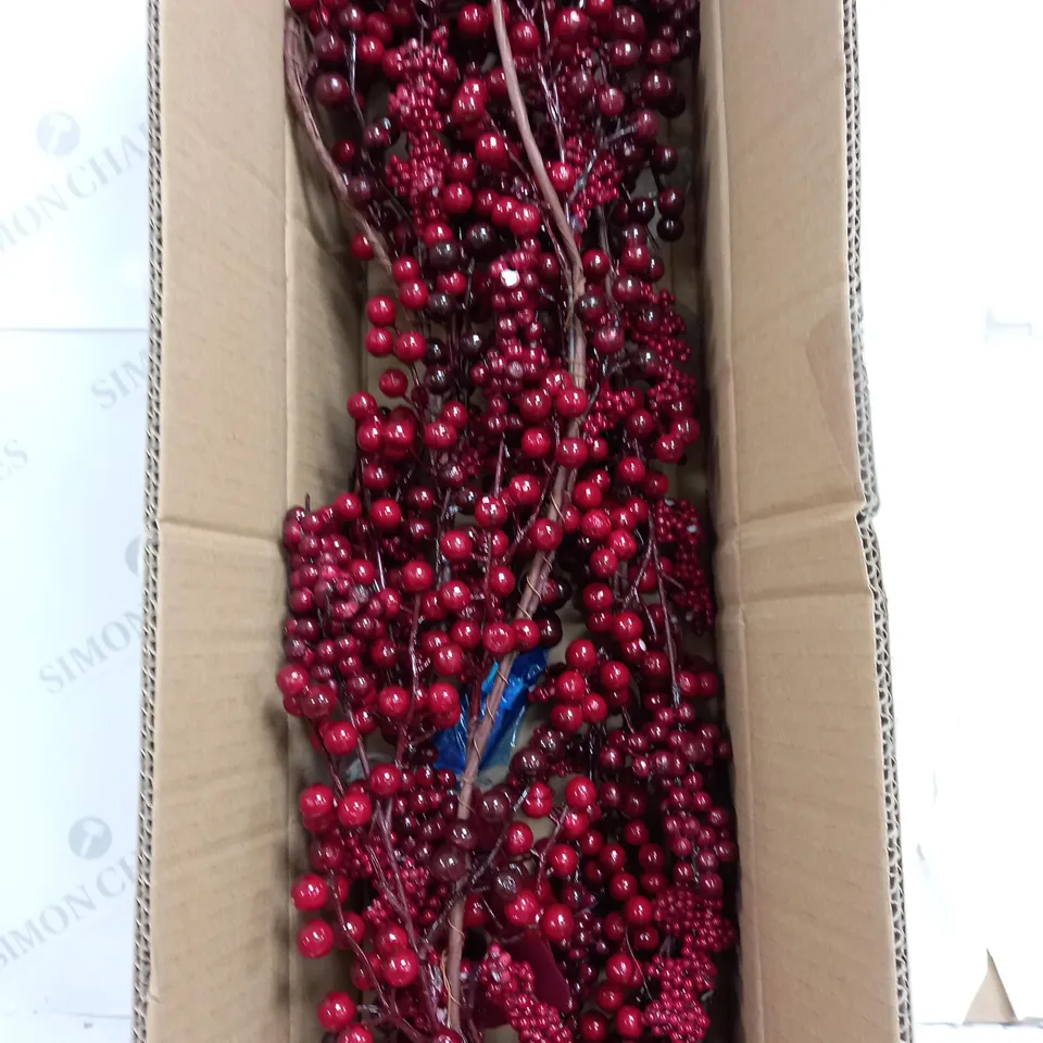 OUTLET HOME REFLECTIONS PRE-LIT MIXED BERRY GARLAND