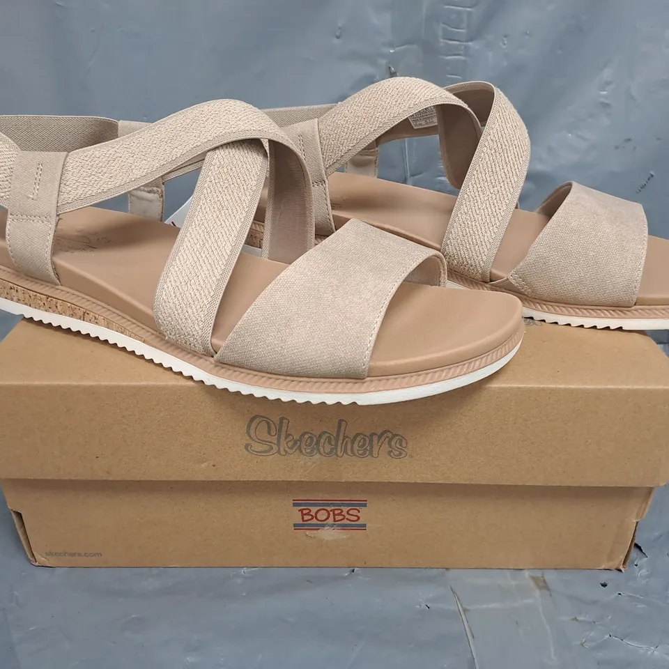BOXED PAIR OF BOBS FROM SKECHERS OPEN TOE SANDALS IN GREY SIZE UK 8