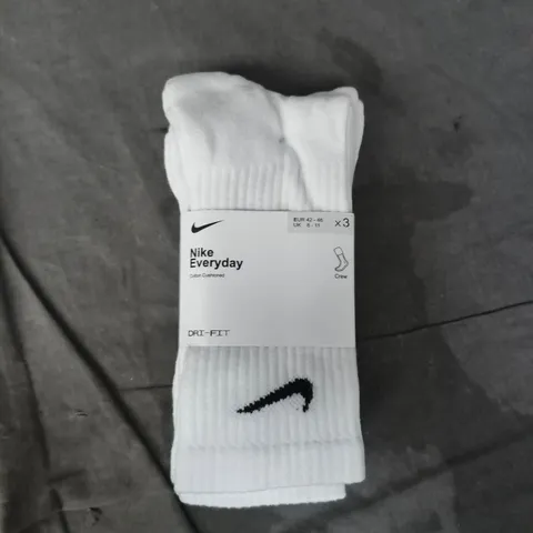 NIKE EVERYDAY COTTON CUSHIONED SOCKS (3-PACK) SIZE 8-11