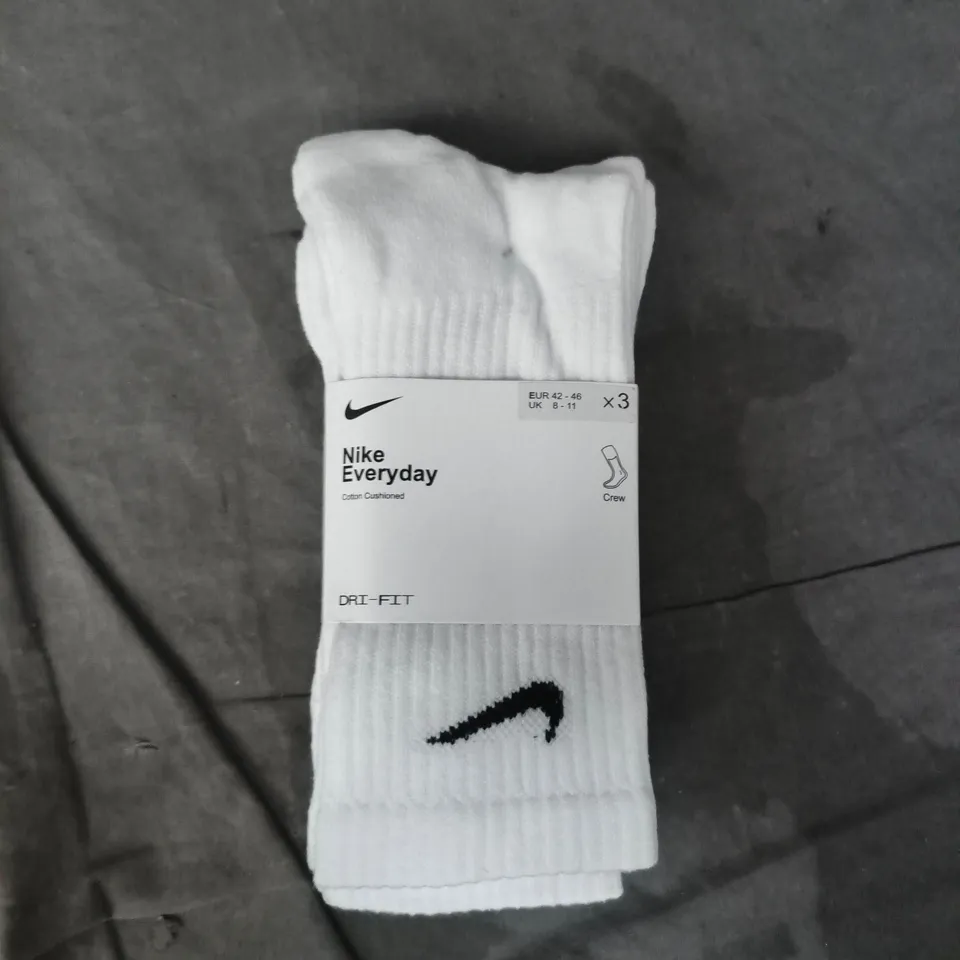 NIKE EVERYDAY COTTON CUSHIONED SOCKS (3-PACK) SIZE 8-11