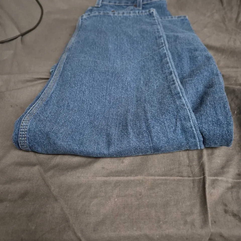 BOX OF APPROXIMATELY 20 ASSORTED CLOTHING ITEMS INCLUDING MAROON ELASTICATED WAIST TROUSERS , DENIM JEANS AND BROWN OVERCOAT 