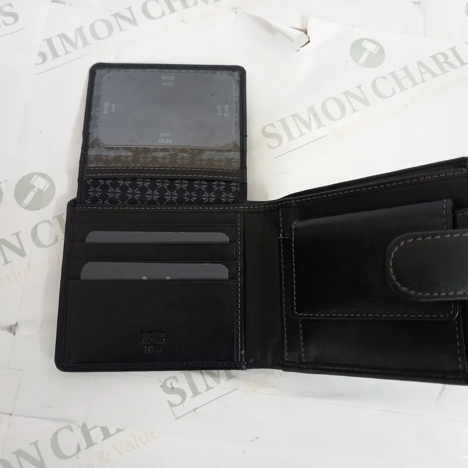 CHARLES SMITH BLACK POUCH WALLET