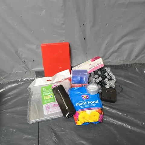 APPROXIMATELY 15 ASSORTED HOUSEHOLD ITEMS TO INCLUDE TRADING CARD PROTECTORS, STRING LIGHTS, PLASTIC FORKS, ETC