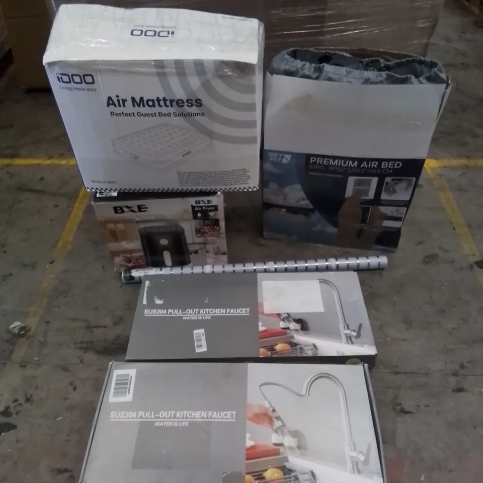 PALLET CONTAINING ASSORTED HOUSEHOLD & HOME IMPROVEMENT PRODUCTS. INCLUDES AIR FRYER, AIR MATTRESSES, PULL-OUT KITCHEN FAUCETS, WALLPAPER ETC