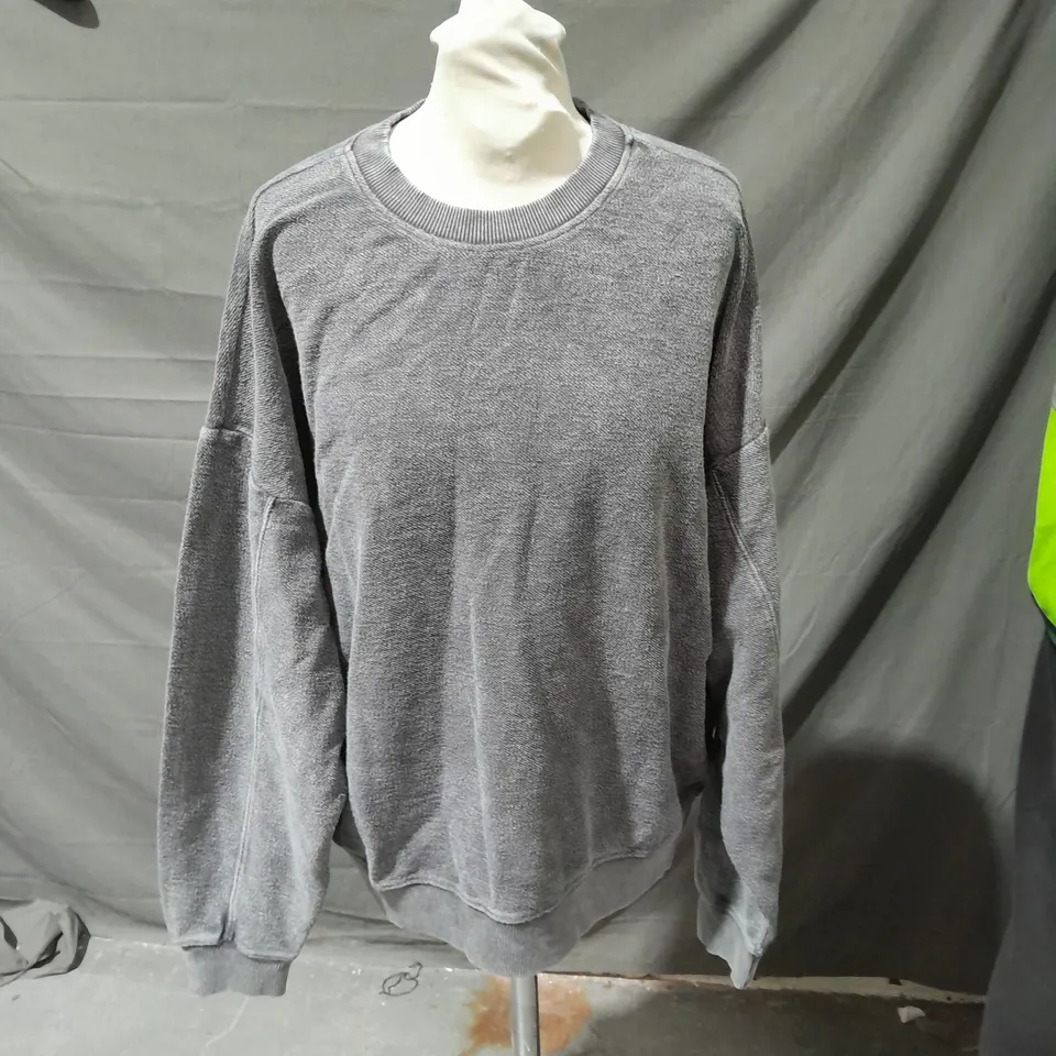 BERSHKA MENS JUMPER GREY SIZE S