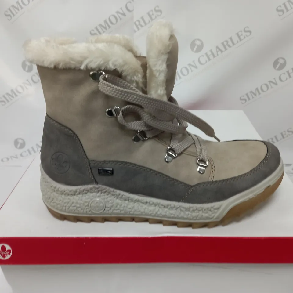 BOXED PAIR OF RIEKER ANTISTRESS WATER RESISTANT WARM HIKING BOOTS CREAM UK SIZE 6
