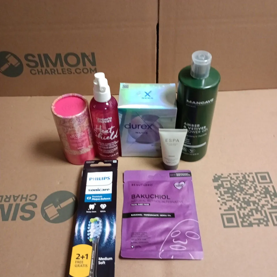 APPROXIMATEY 20 ASSORTED HEALTH AND BEAUTY PRODUCTS TO INCLUDE - MANCAVE SHOWER GEL - PHILIPS SONICARE TOOTHBRUSH HEADS AND DUREX NUDE CONDOMS