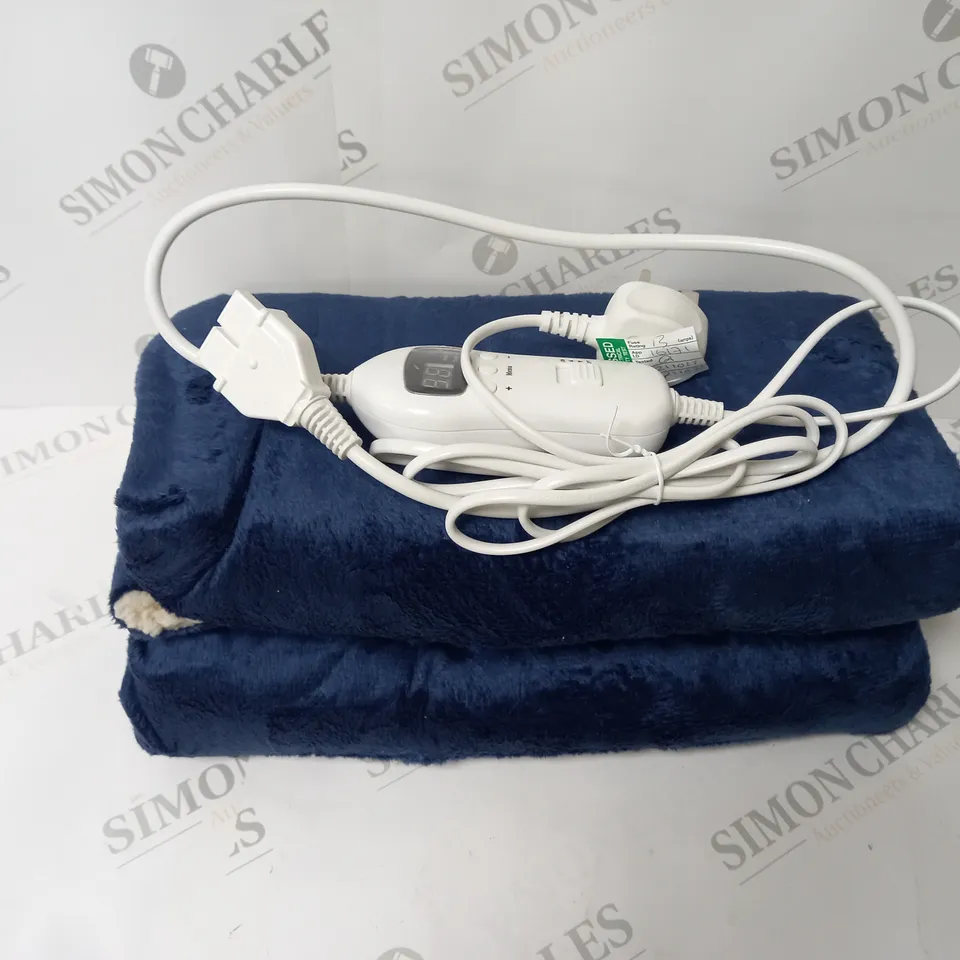 BOXED SUPER POLAR FLEECE HEATED WRAP IN NAVY