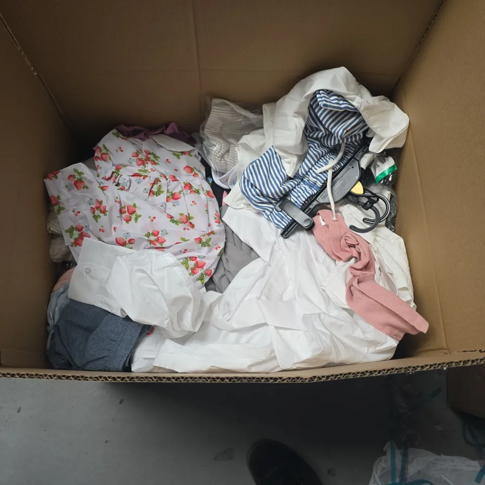 LARGE QUANTITY OF ASSORTED KIDS CLOTHING ITEMS TO INCLUDE F&F, FRED & FLO AND TRUETEX
