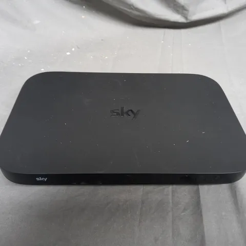 SKY Q BOX ES340D8 2TB