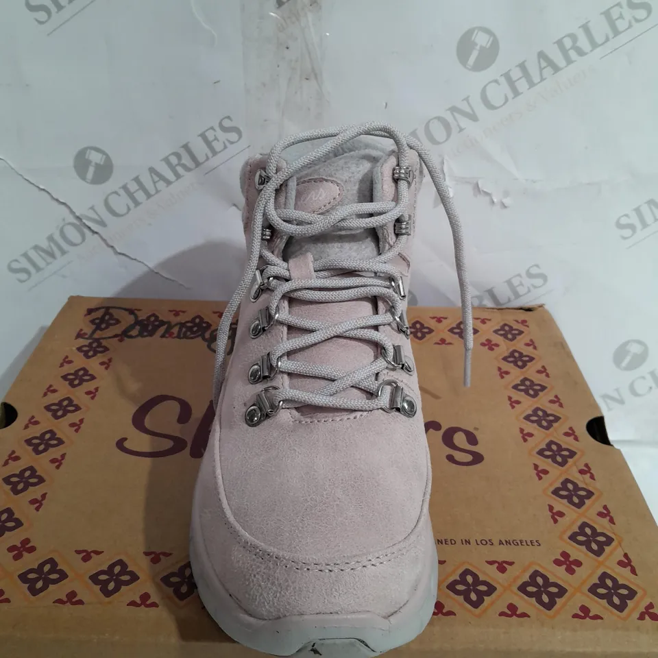 BOXED SKECHERS WARM PINK BOOTS - SIZE 4