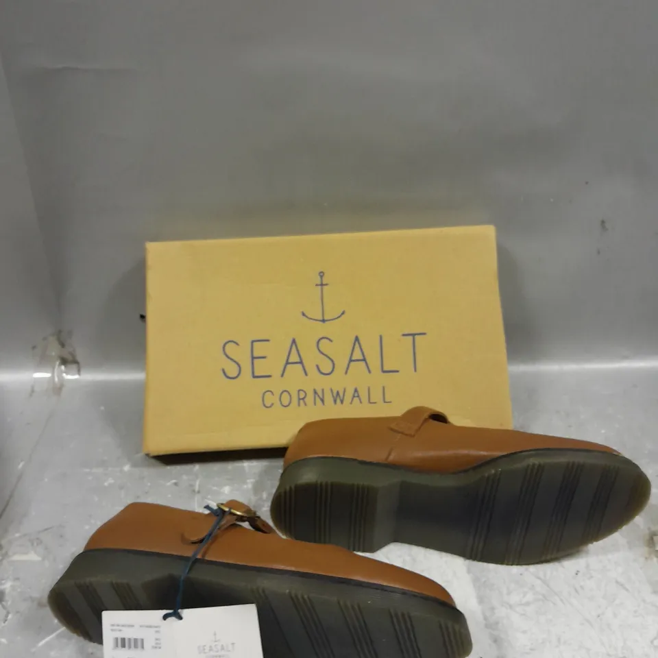 BOXED PAIR OF SEASALT CORNWALL DAISY TRAIL SHOE LEATHER RICH TAN UK 6