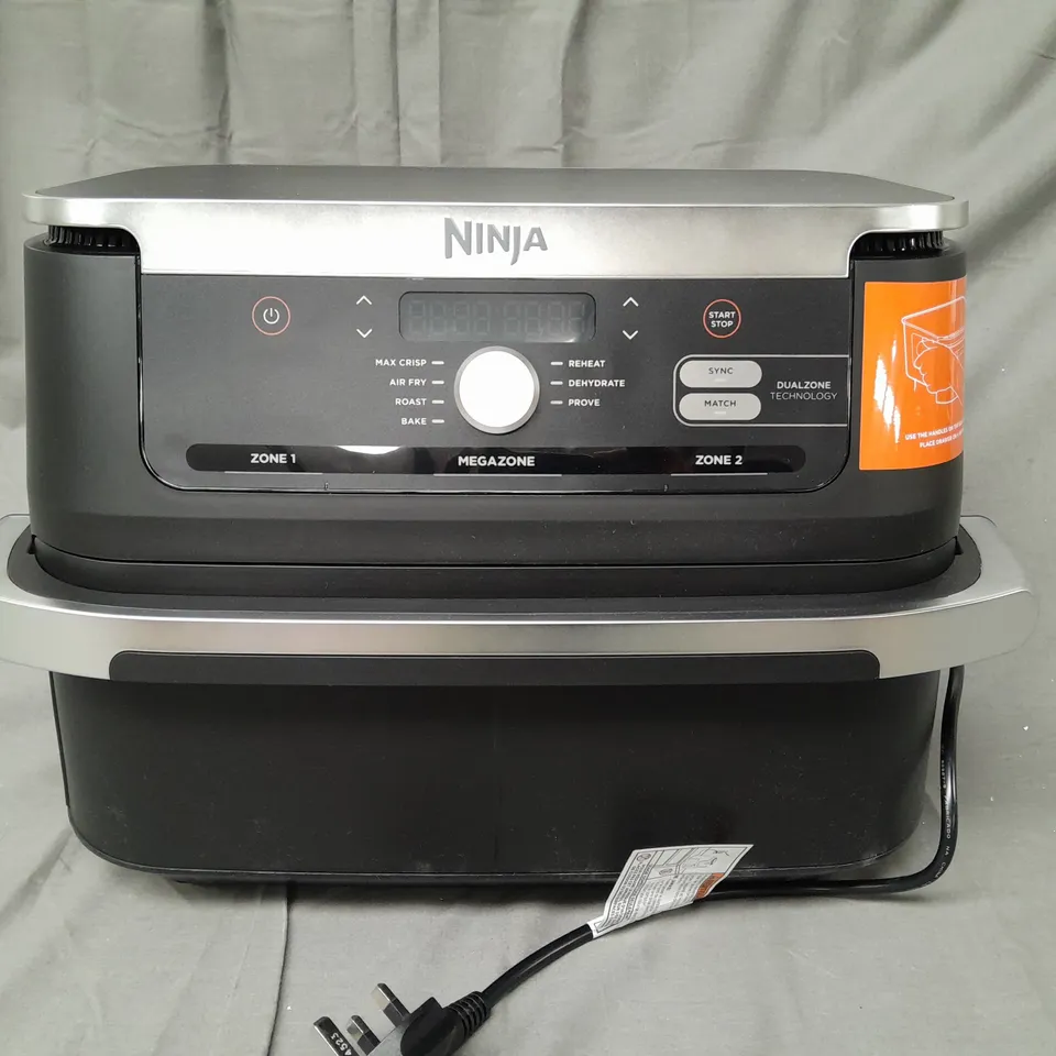 BOXED NINJA 10.4L FOODI FLEXDRAWER DUAL AIR FRYER AF500UK IN BLACK