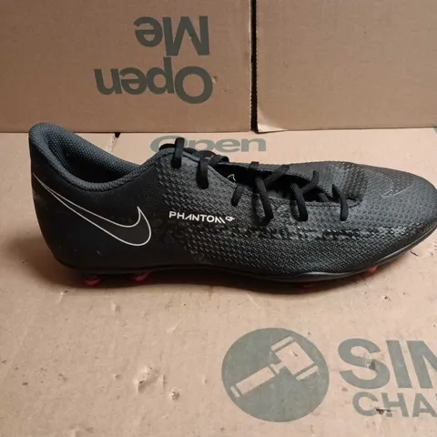 PAIR OF NIKE PHANTOM GT FOOTBALL BOOTS – 8