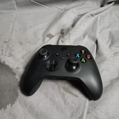 XBOX WIRELESS CONTROLLER (BLACK) 