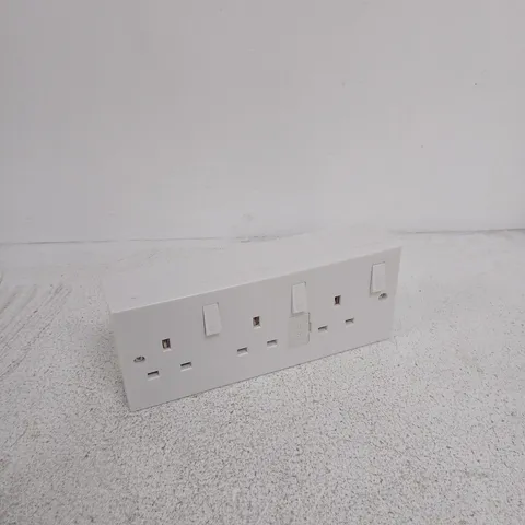 EAGLE E342AA 13A 3G SWITCH SOCKET & BACK BOX – BOXED