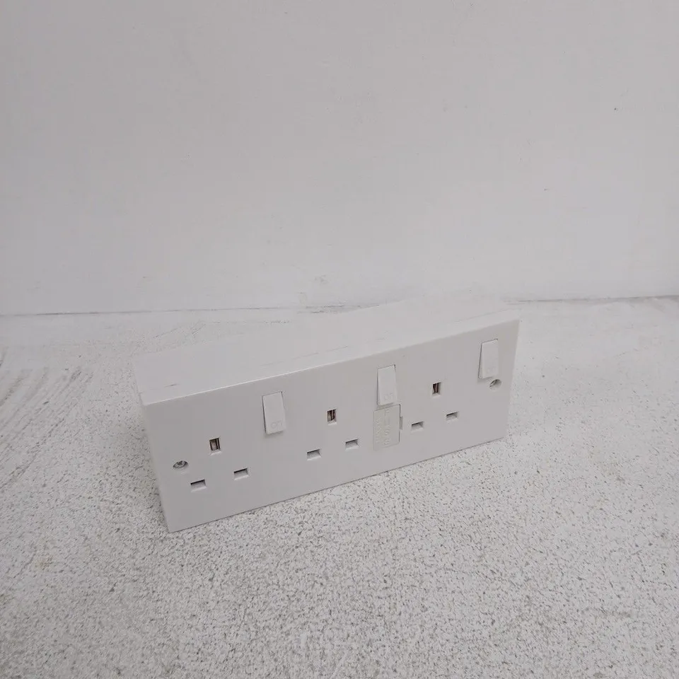 EAGLE E342AA 13A 3G SWITCH SOCKET & BACK BOX – BOXED