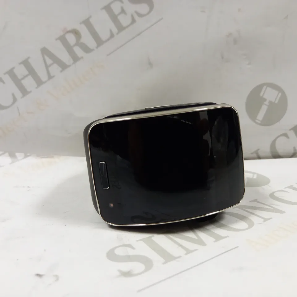 SAMSUNG GEAR S IN BLACK