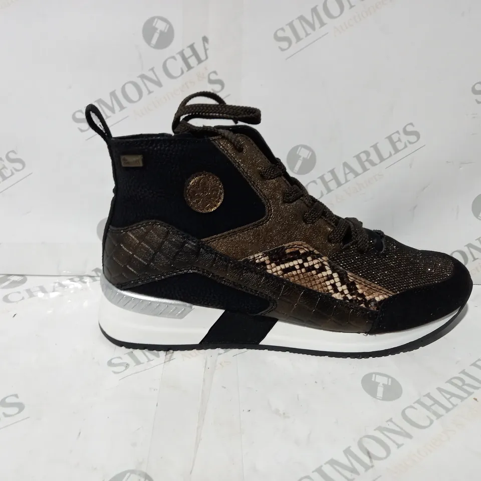 BOXED PAIR OF RIEKER HIGH TOP MIX MATERIAL TRAINER BOOTS UK SIZE 6.5