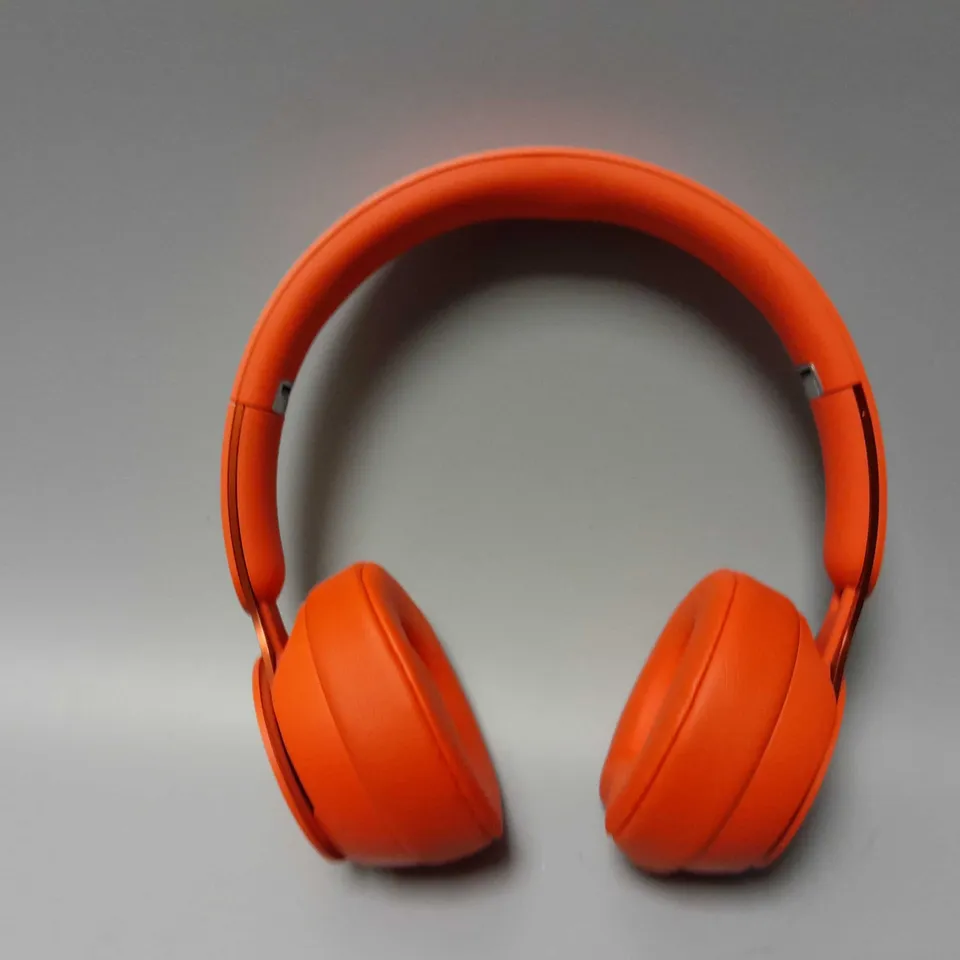 BEATS TRUE WIRELESS HEADPHONES - RED
