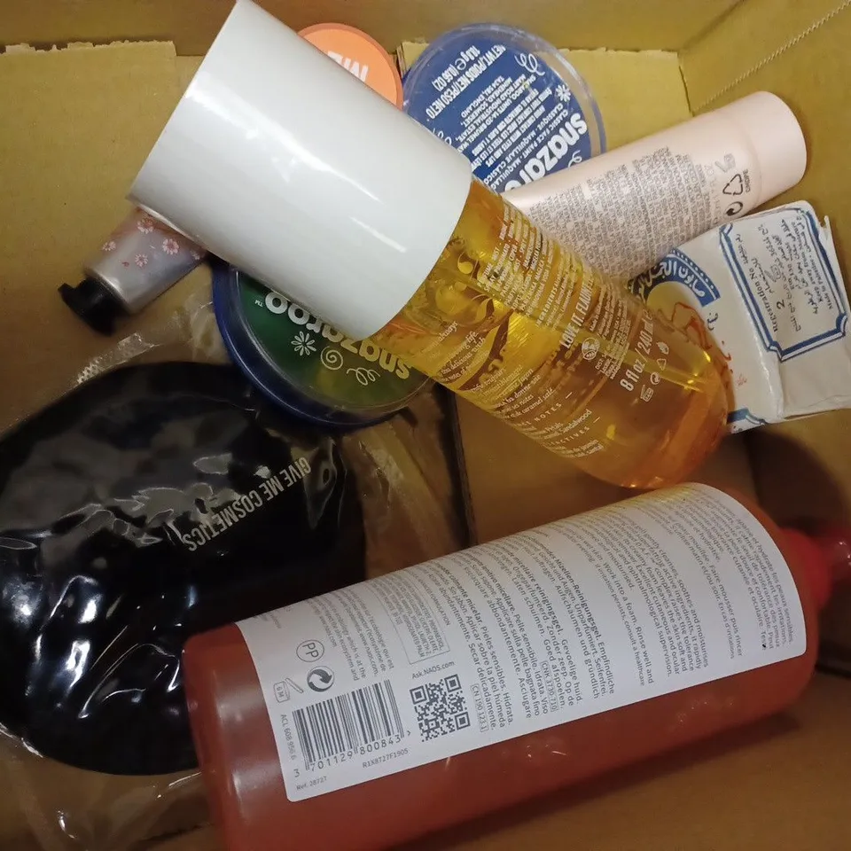 APPROXIMATELY 10 ASSORTED HEALTH AND BEAUTY PRODUCTS TO INCLUDE SOL DE JANEIRO CHEIROSA PERFUME MIST, EXUVIANCE GENTLE CREAM CLEANSER, BIODERMA CLEANSING FOAM GEL