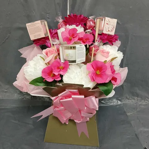 BOXED PRETTY IN PINK YANKEE CANDLE GIFT BOUQUET