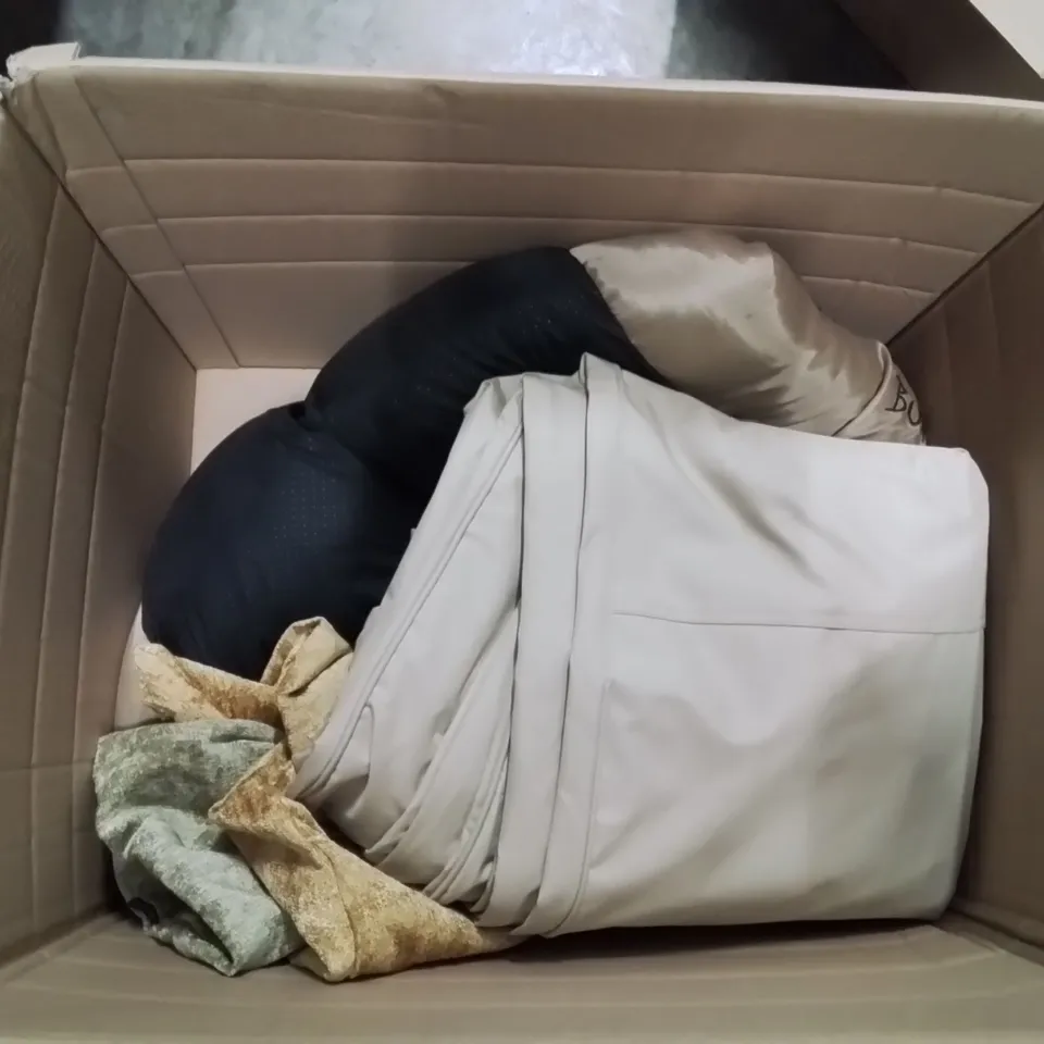 BOX TO CONTAIN AN ASSORTMENT OF PILLOW COVERS, DOG BED AND THROWS ECT
