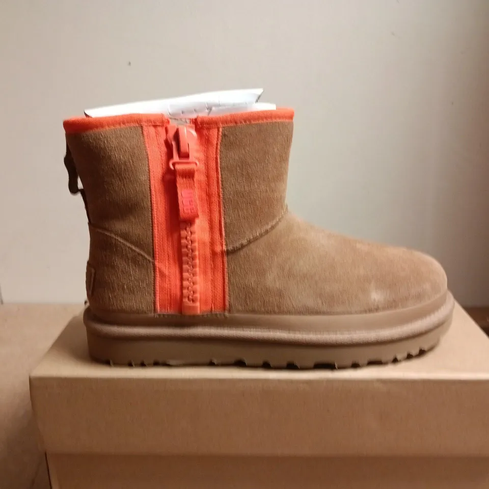 BOXED PAIR OF UGG TASMAN GTX WOMEN'S SUEDE ANKLE BOOTS –UK SIZE 6