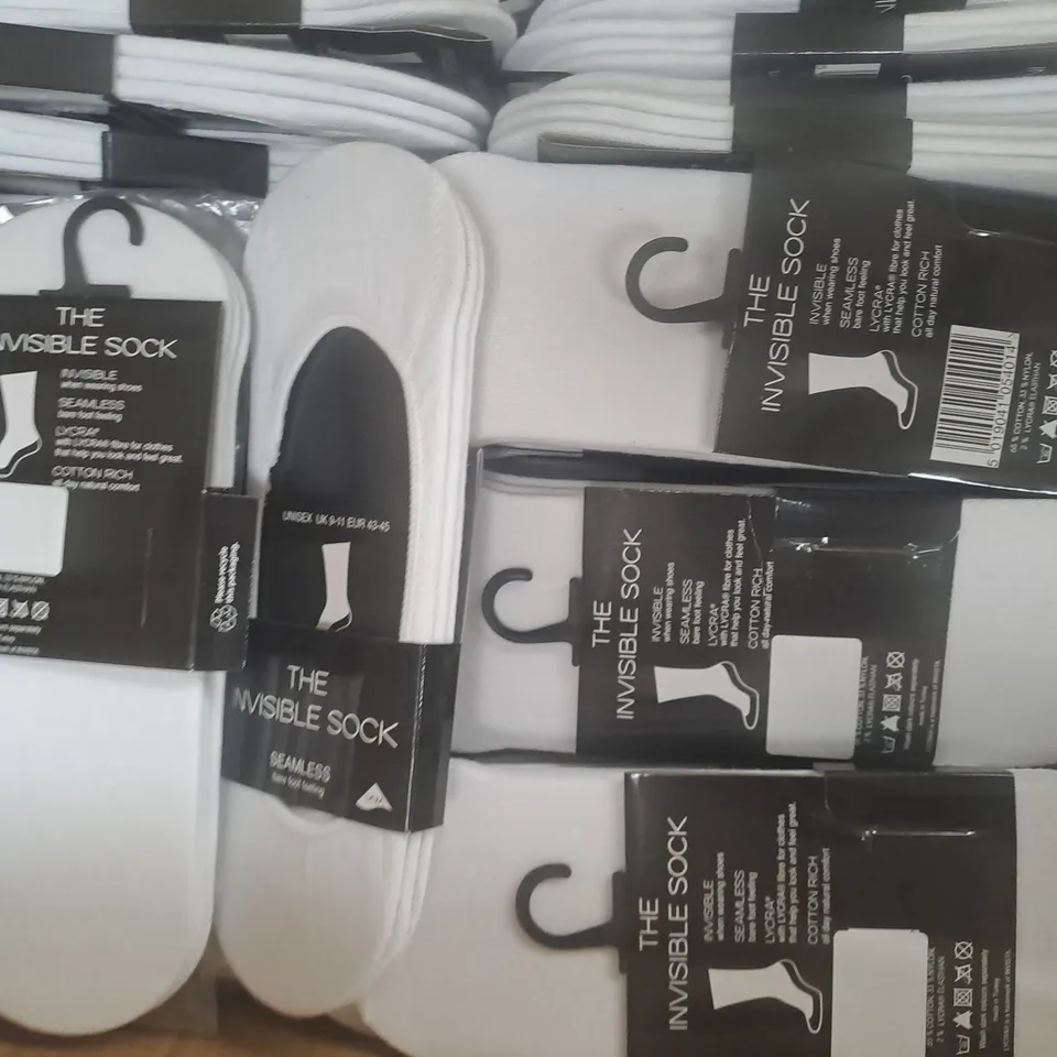 BOX OF APPROXIMATELY 30 PACKS OF THE INVISIBLE SOCKS IN WHITE (SIZES MAY VARY) - COLLECTION ONLY