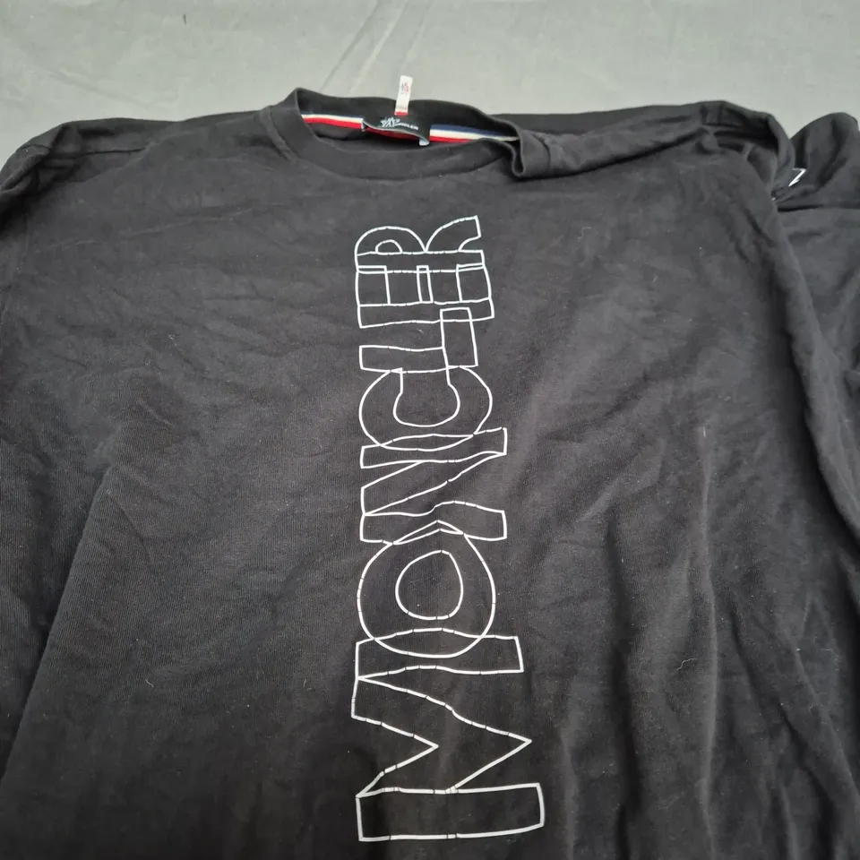 MONCLER LOGO T-SHIRT IN BLACK - L