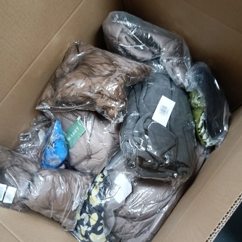 BOX OF APPROXIMATELY 25 ASSORTED CLOTHING ITEMS TO INCLUDE MARLON BRA, VALISSIERE ETC