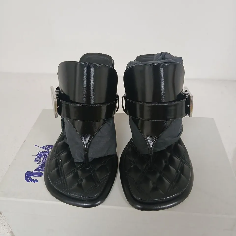 BURBERRY BLACK QUILTED LEATHER SANDAL WITH BUCKLE, UK 6 (EU 39) – DUST BAG & BOX