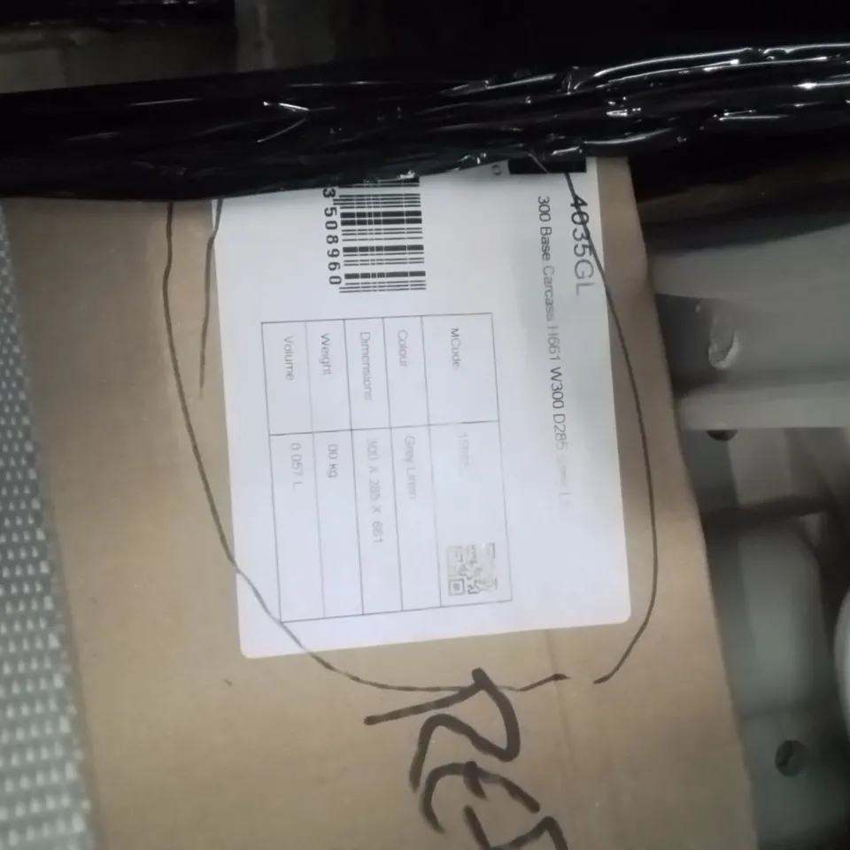 PALLET OF ASSORTED BATHROOM PRODUCTS TO INCLUDE;BASIN CARCASS,300 BASE CARCASS H661,BATHROOM CABINET