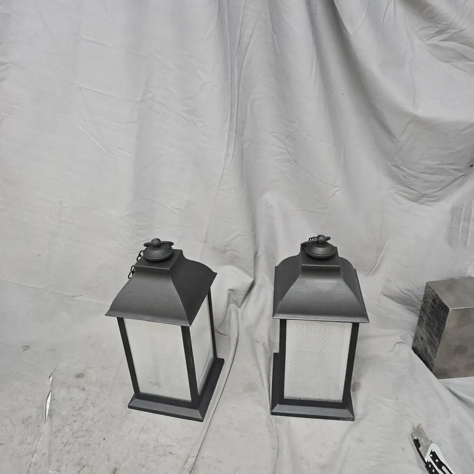 HOME STORIES SET OF 2 INDOOR / OUTDOOR LED EFFECT LANTERNS